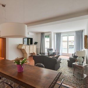 Uitgebreid Appartement met Twee Slaapkamers
